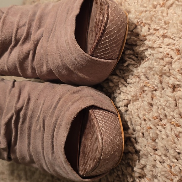 Edgy Vince Camuto Leather Peep-Toe Bootie Heels in Taupe EUC Size 10 (#0718) - Picture 5 of 16